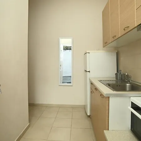 Siviri Rooms アパート