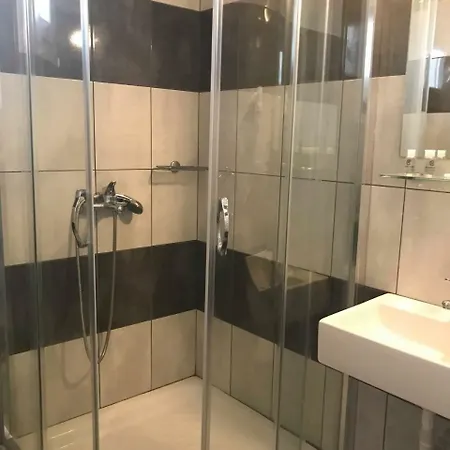 Siviri Rooms شقة *