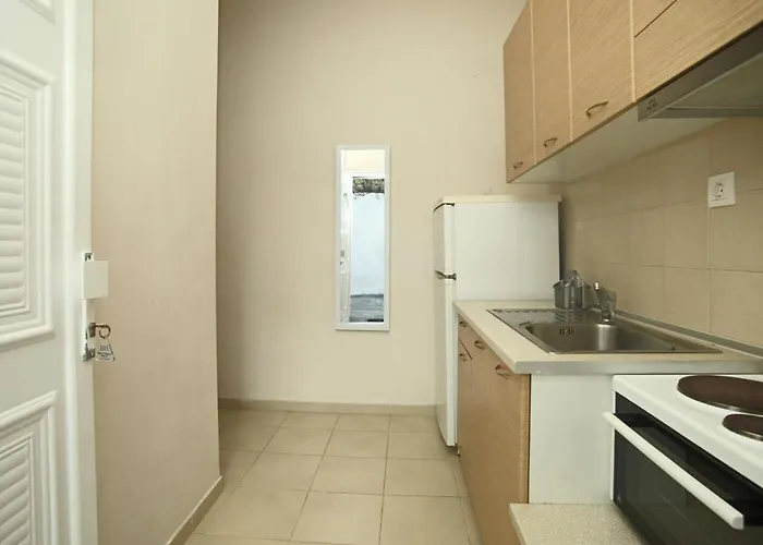 Siviri Rooms شقة